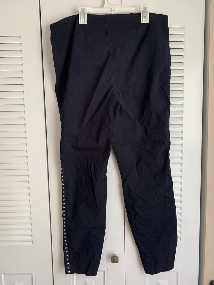 Pantalones activos para mujer INC International Concepts negros con tachuelas talla 16 Foto 2 de 4