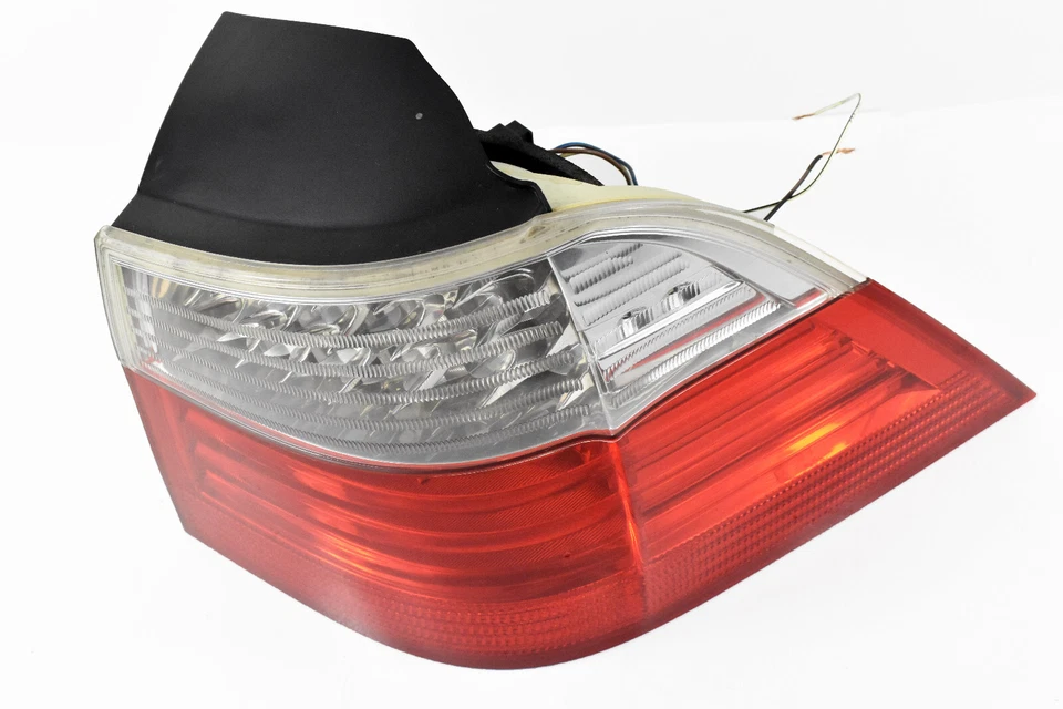 Оригинальный правый задний фонарь в сборе для универсала со стороны пассажира 2009 2010 BMW 535xi - Изображение 4 из 4