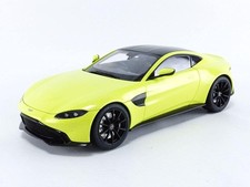 AUTOart 1/18 Aston Martin Vantage 2019 Metallic Lime Green / Carbon Black Roof 7