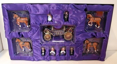Corgi 1/50 Scale Diecast - CC09901 Queen Elizabeth II Golden Jubilee State Coach