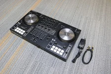 Native Instruments Traktor Kontrol S3 4-Channel DJ Controller