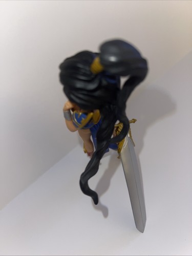 DC Direct Ame Comi Series 2 Wonder Woman Mini Action Figure 6” & Accessory - Picture 9 of 10