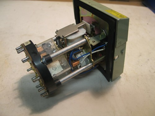 LOT 2PCS EUROTHERM-OMRON TEMPERATURE CNTRLS 980-SCT-SCT-J-0-999F/ SYD-A-A P4461 - Imagen 5 de 8
