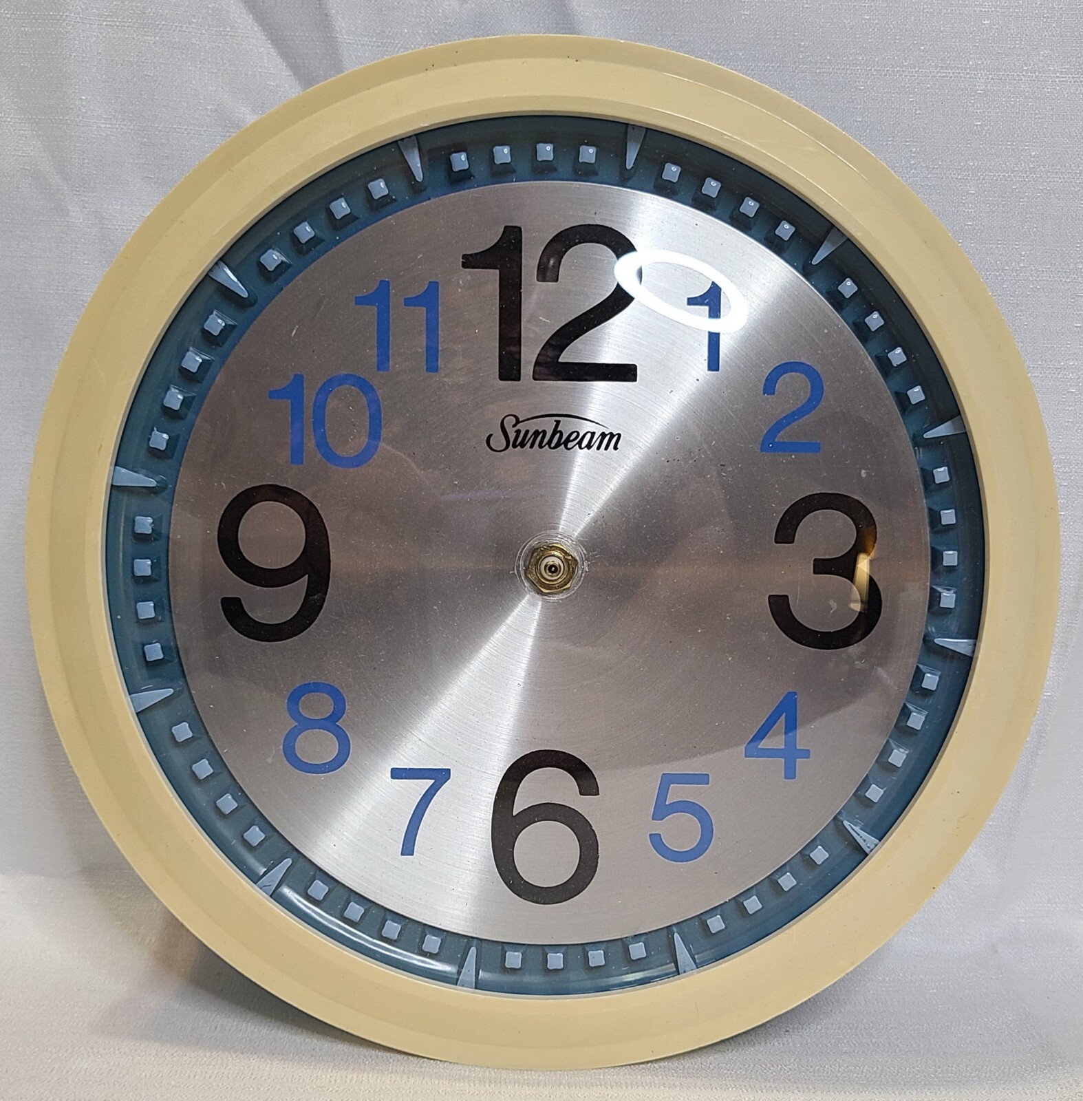 Sunbeam MCM Wall Clock-- NEEDS NEW HANDS