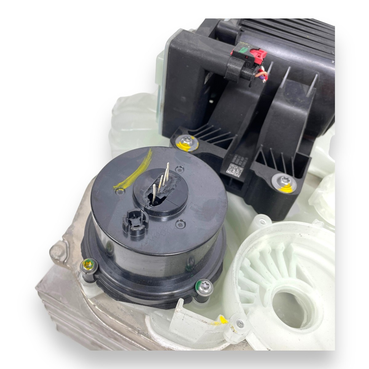 2020-2023 Tesla Model Y Supermanifold coolant pump reservoir OEM