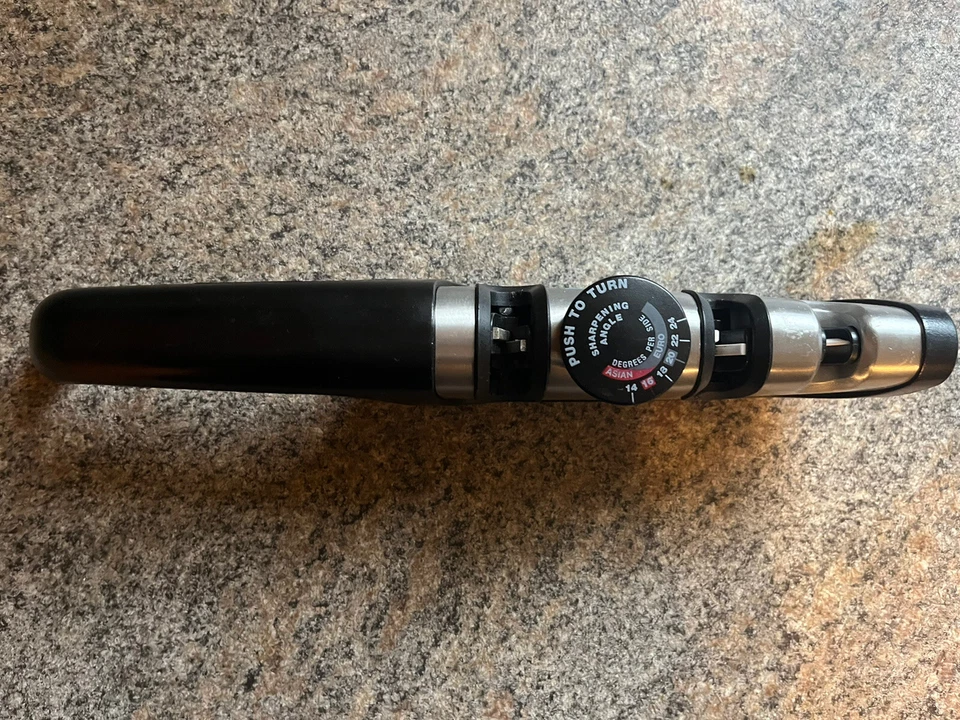 KNIFE SHARPENER - Kitchen IQ Edge Adjustable Manual 3-ways - Image 2 of 4