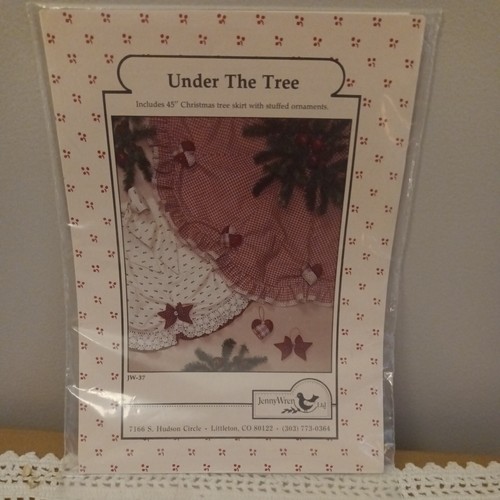 Sewing Pattern Under the Tree Christmas Tree Skirt Jenny Wren Ltd UNCUT JW-37 - Picture 2 of 4