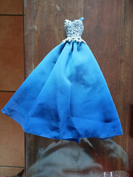 Vestido Barbie Holiday 2016, no usado, NUEVO.