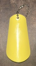 Vtg Tupperware 1225 Yellow Shoe Horn New Old Stock with ball chain keychain