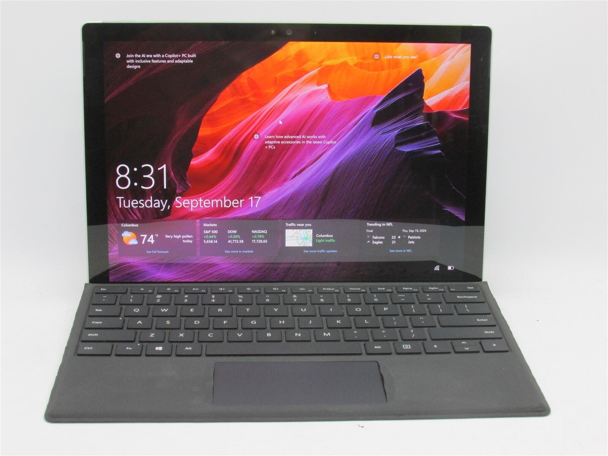 Microsoft Surface Pro 4 i5-6300U 2.4GHz 8GB RAM 256GB 12