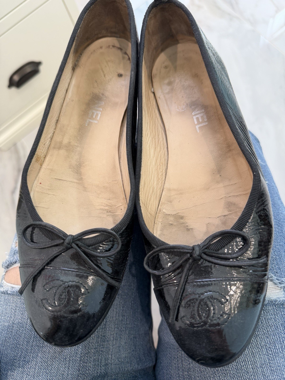 Chanel CC Cap Toe Ballet Flats Black Calf Patent Leather Size EU 38.5 thumbnail 5
