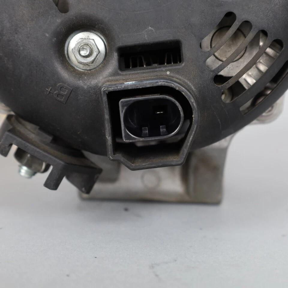 Alternador BMW M235i 335i 435i 2012-2016 170A N55 F22-F32 OEM usado Foto 3 de 4