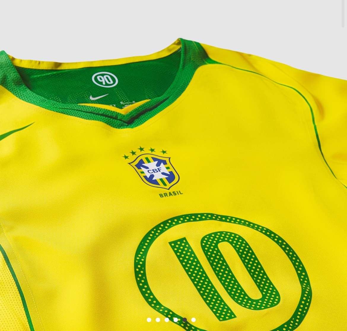 NIKE Ronaldinho Brazil 2004 Total 90 Reissue Size Medium