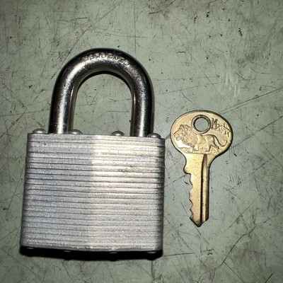 Master Lock No 1 Padlock with Lionhead and Key 1 1/4  Locksport Collectors