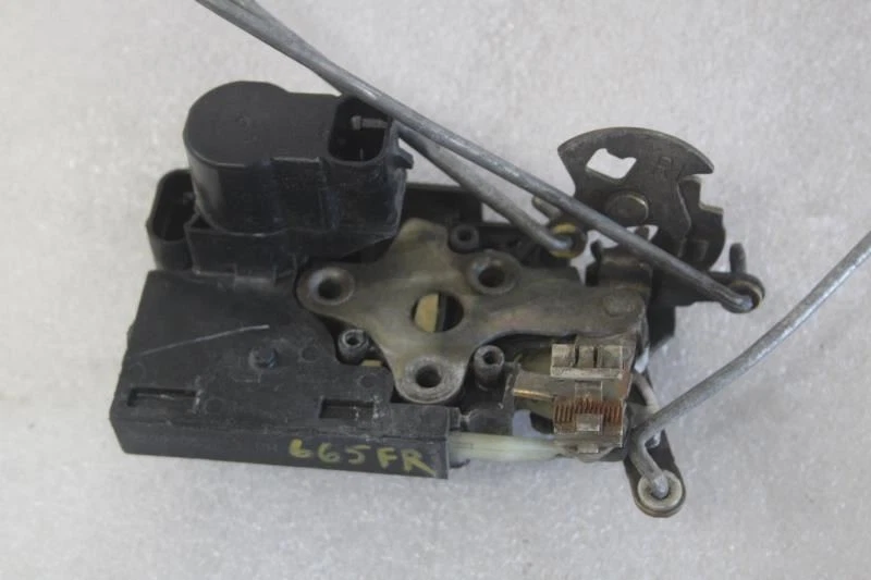 1998 1999 2000 2001 2002 2003 2004 BUICK REGAL ПРАВАЯ ПЕРЕДНЯЯ ДВЕРЬ ЗАМОК ПРИВОД - Изображение 2 из 4