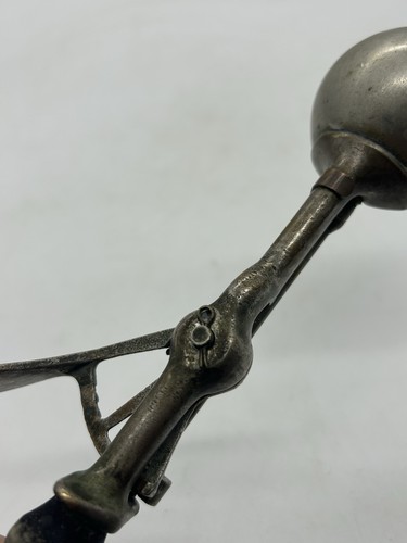 Antique Gilchrist No.31 Ice Cream Scoop Wood Handle Size 24 - Picture 6 of 11