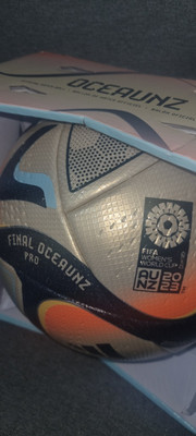 ADIDAS FINALE OCEAUNZ FIFA QUALITÄT PRO FOOTBALL OFFIZIELLER SPIELBALL - OMB BRANDNEU IN VERPACKUNG