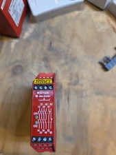 Allen-Bradley Guardmaster 440R-E23191 MSR132E Safety Relay