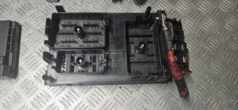 Vauxhall Astra GTC CDTI 2012 2.0 diesel ignition barrel key transponder ecu kit - Image 4 of 4