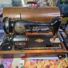 Antique Singer Sewing Machine AU52-17-1 With Bentwood Case & Pedal Working Well!