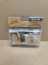 GREAT MOMENTS FLASH CAMERA 400 35MM 27 EXPOSURE EXPIRED 5/2008