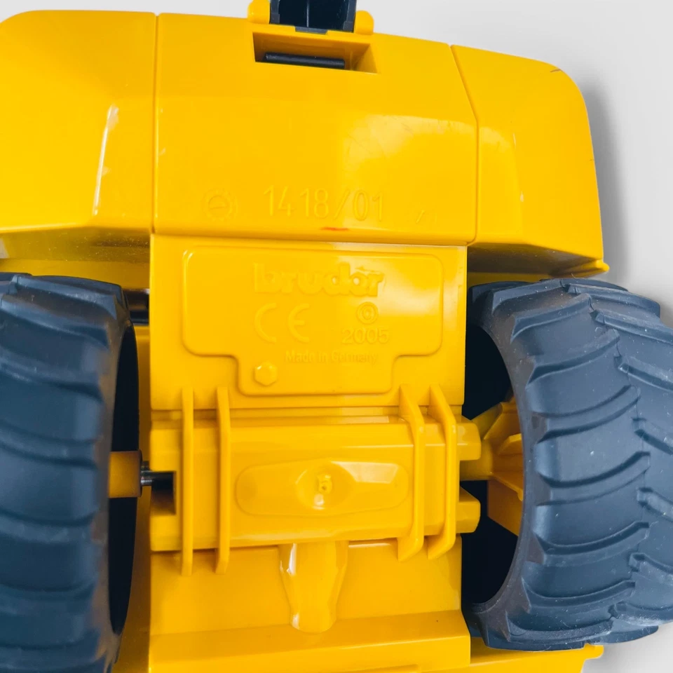 Bruder CAT Wheel Loader 1418/01 Toy 1:16 Scale Construction Vehicle Germany 2005 - Image 3 of 4