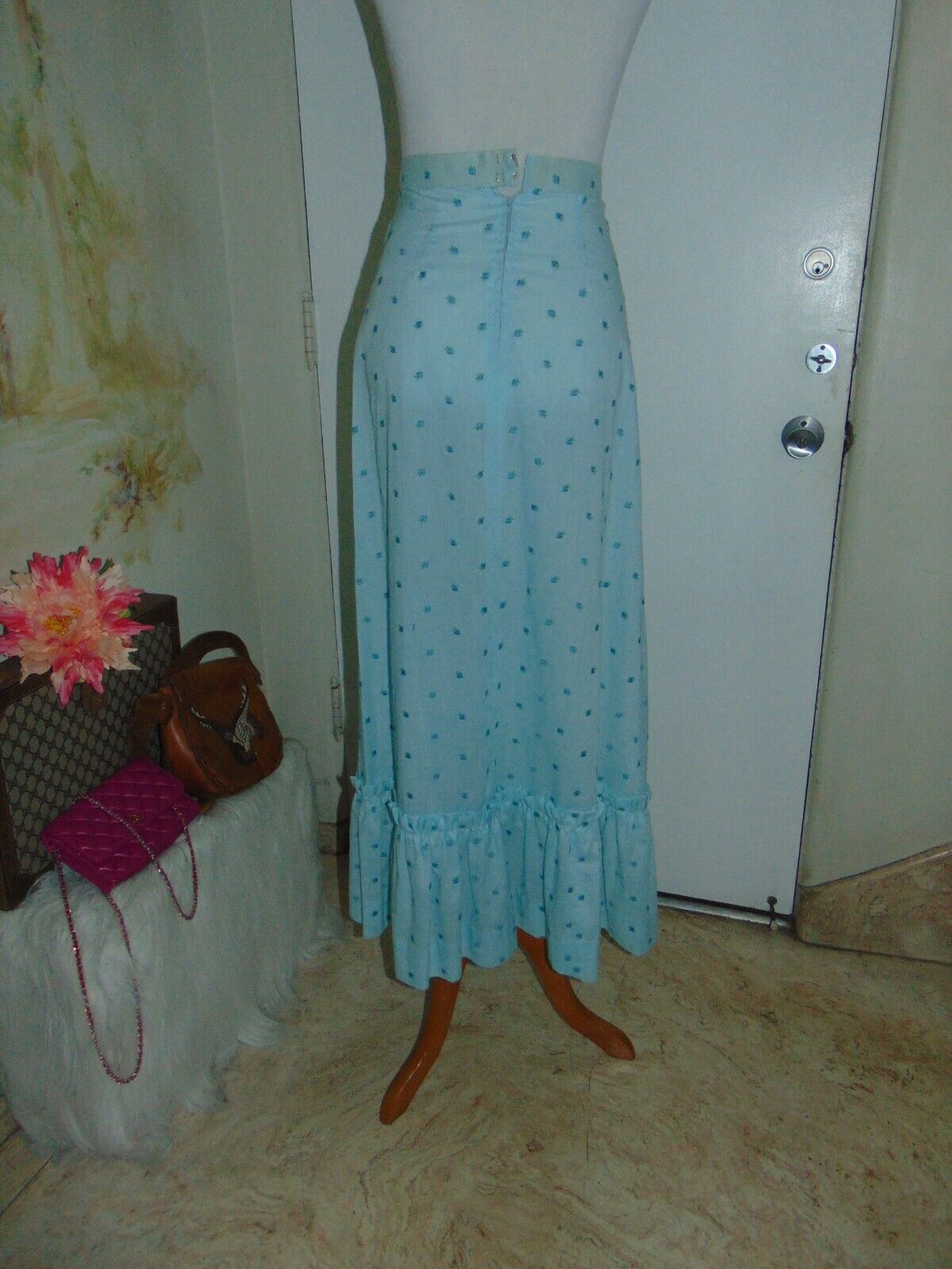1960s-70s Womens Vintage Pale Blue Embroidered He… - image 5