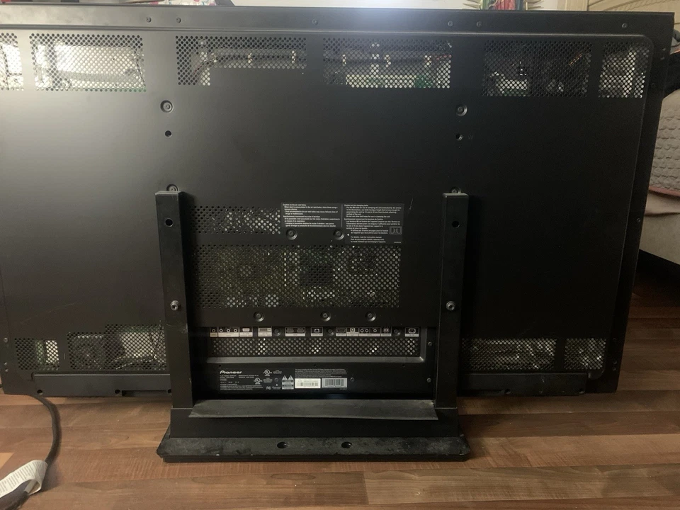 Pioneer Kuro KRP-500M 50" 1080p HD Flat Panel Monitor Used - Image 3 of 4