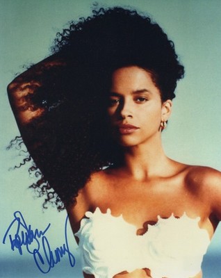 Rae Dawn Chong orig. Autogramm + Beckett COA 20x25cm Foto signed BAS