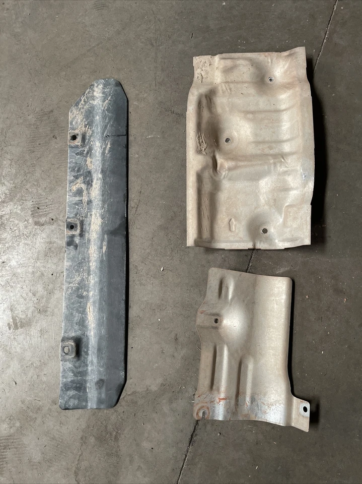 Juego de protector térmico catalítico 91-97 Toyota Land Cruiser FJ80 58321-60010 58041-60020 Foto 2 de 3