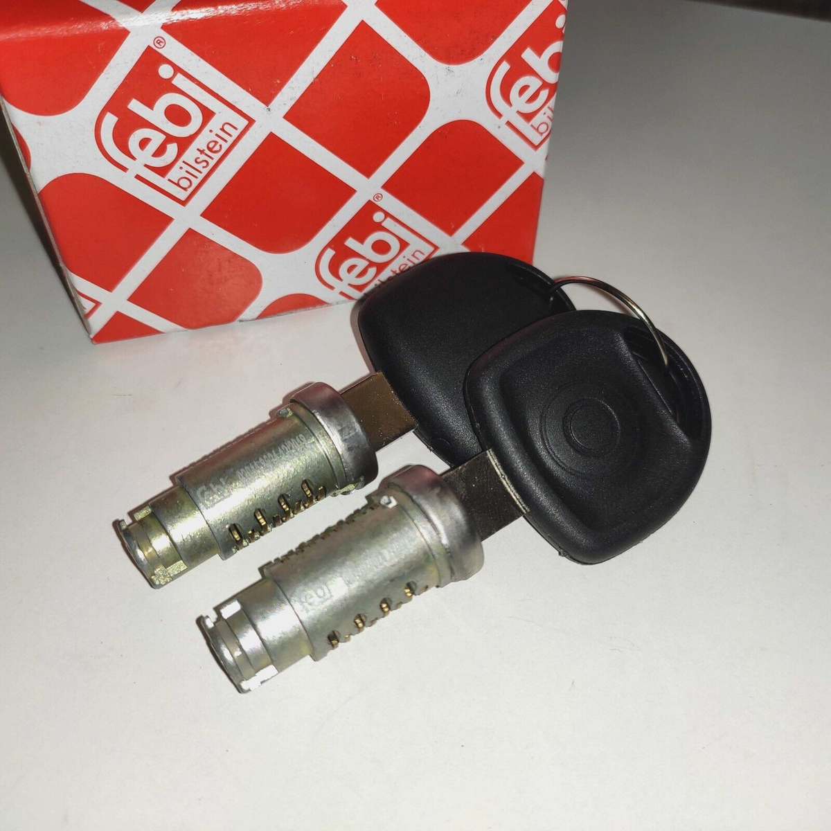 Door lock core set for Opel Kadett E and Ascona C for both left