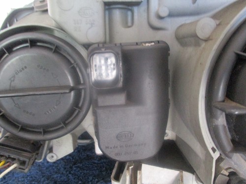 1999-2003 Mercedes Benz CLK 320 Right Passenger Side Taillight OEM - Picture 4 of 8