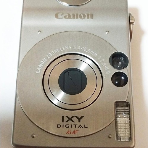 Canon IXY Compact Digital Camera Silver 2.1MP PC1001 Japan Used Tested - Picture 2 of 9