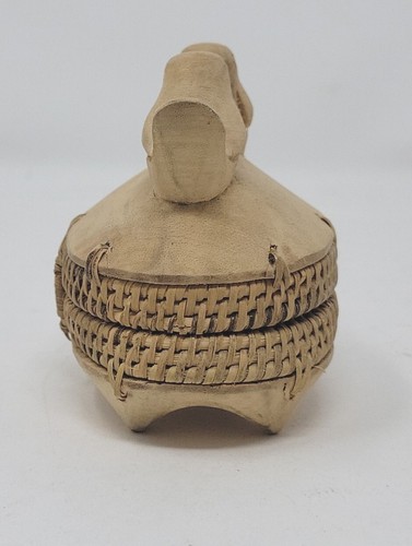 Hand Carved Wooden Wood Box Trinket Jewelry Hinged with Rattan Carved Birds Lid - Picture 5 of 16