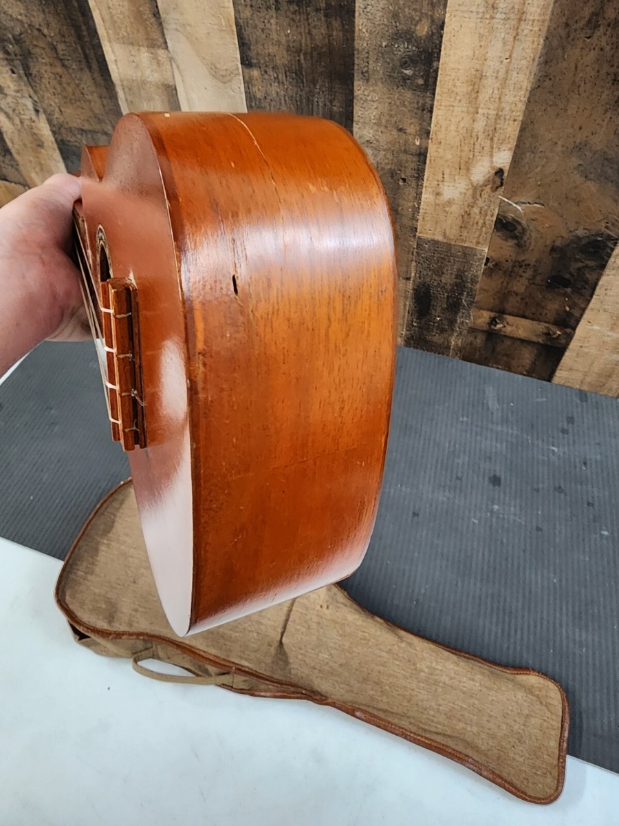 1930年代製 Regal (リーガル) 製ウクレレ　Wendel Hall Vintage Regal Ukulele With Original Gig Bag | eBay
