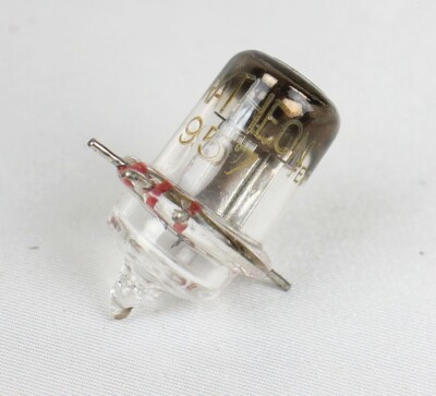 RAYTHEON 957 ACORN VACUUM TUBE ~ 1940's NOS!