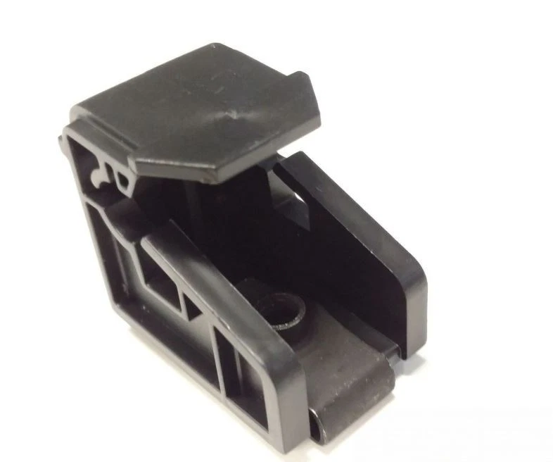 Нижнее крепление фар поло. Кронштейн крепления фары поло седан 2017. Нижнее крепление фары 6r0941511. Нижнее крепление фар поло. 6r0 941 511 крепежный пружинный зажим.