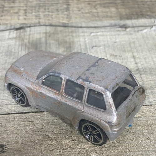 Klassisches Spielzeugauto - Bild 6 von 8