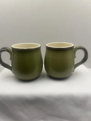 VTG Poppytrail 8oz Twist Handle Mugs Metlox California 3 3/8"  Strawberries Line