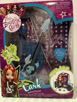 Beatrix Girls Lark Rockin Play Set Bass Guitar Stage Microphone NIB ~ Rare 2013