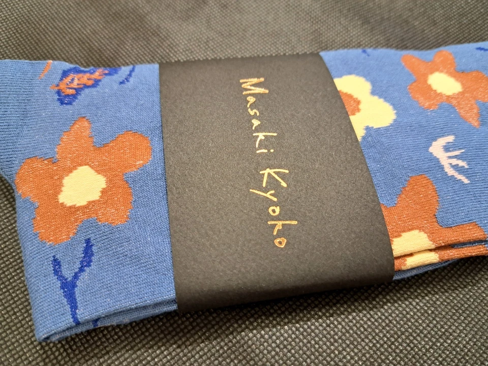 M.&KYOKO Calze al ginocchio floreali ad alto calibro blu scuro Made in... - Immagine 2 di 4