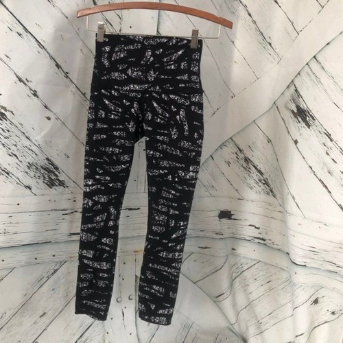 Lululemon athletica size 4 wunder under capri leggings black and white - Picture 4 of 8