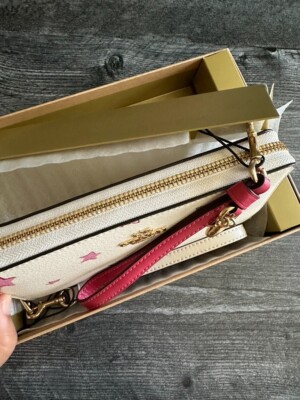 COACH ゴールド パーティバッグ　収納袋付き ミラ クロスボディ バッグ（ショルダーバッグ）｜COACH（コーチ）の