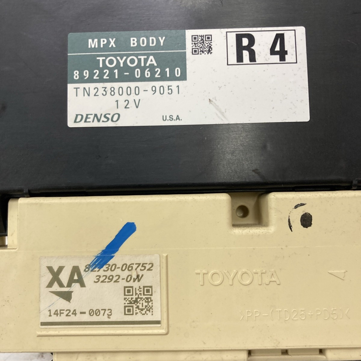 2012-2015 TOYOTA CAMRY Network Control Module OEM 89221-06210 MPX