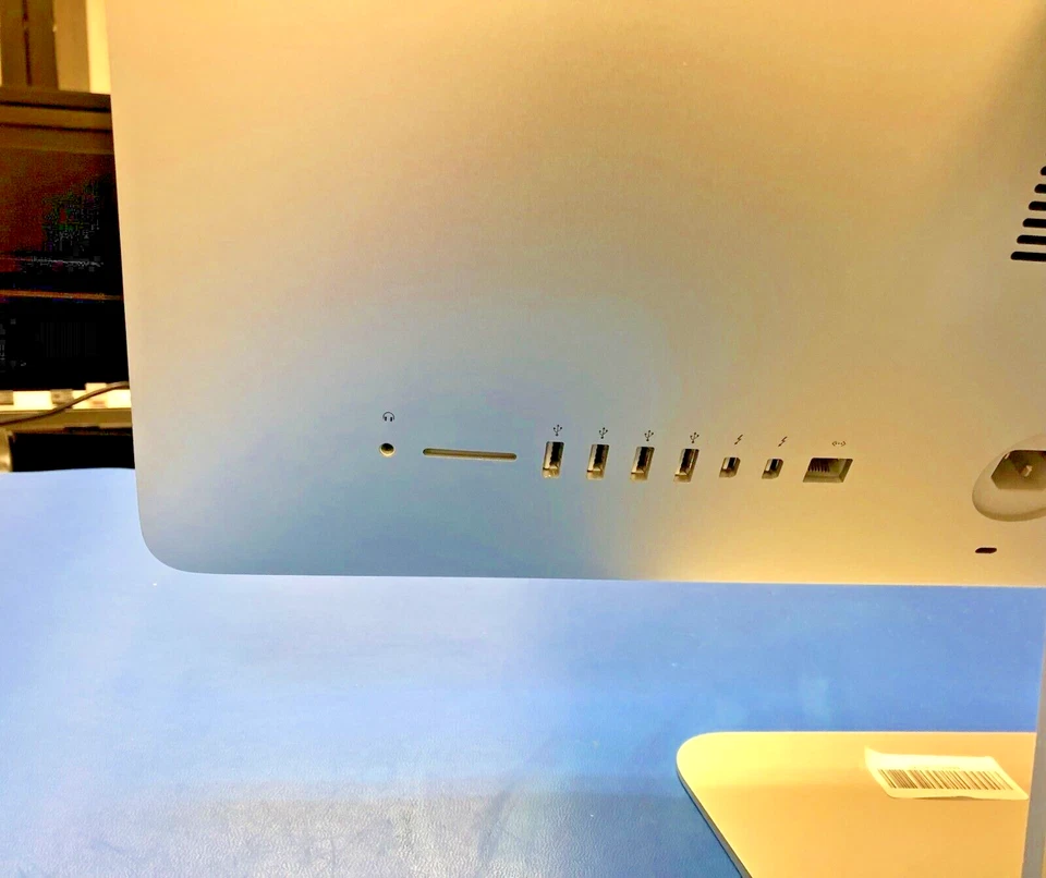 Apple A1418 iMac 2015 21.5" Intel i5-5575R 16GB 24GB SSD 1TB HDD Fusion OS12 - Image 4 of 4