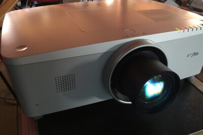 *Sanyo PLC-XM150*Beamer Projektor 6000 Lumen(Eiki LC-XL200/Christie LX605) HDMI