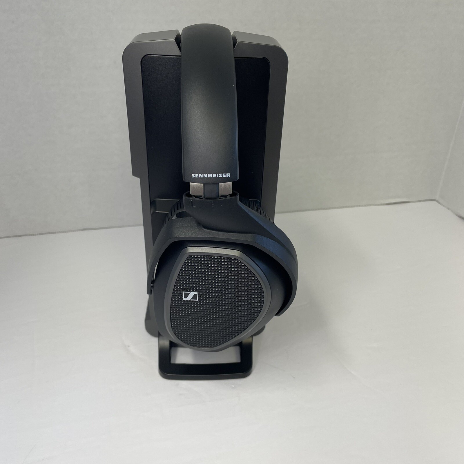 Sennheiser Over Ear RF Surround Sound TV Headphones RS 175 NO