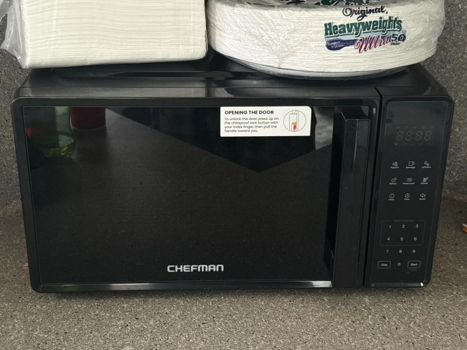 1.1 Cu. Ft. 1000W Microwave Oven - 10 Power Levels//