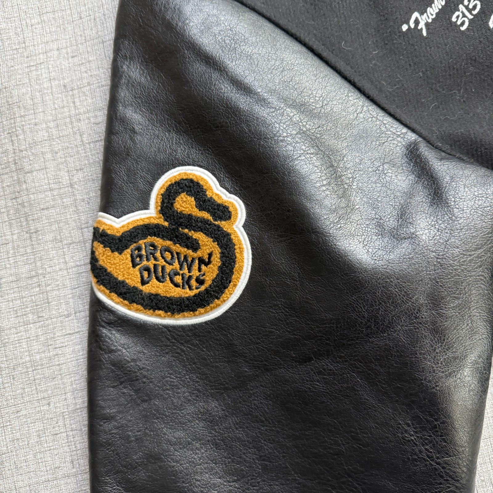 Carhartt WIP Brown Ducks Bomber Jacket Men's L Black Varsity Faux Leather thumbnail 5