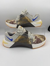NUEVO Nike Para Hombre TALLA 8 Metcon 10 AMP Camuflaje Hueso Claro Cueva Marrón Azul HQ2615-001